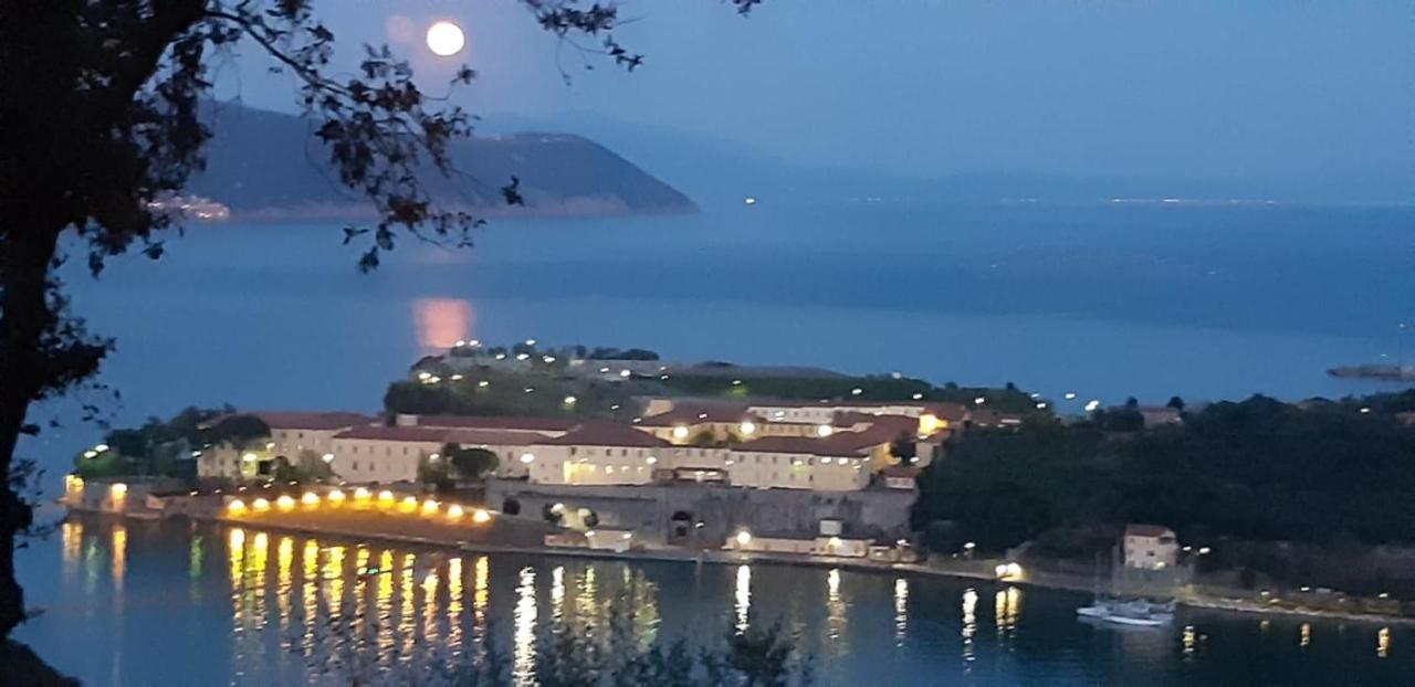Casa Vacanze Luna Porto Venere Buitenkant foto