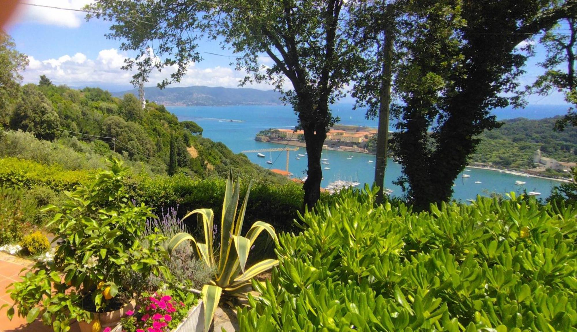 Casa Vacanze Luna Porto Venere Buitenkant foto